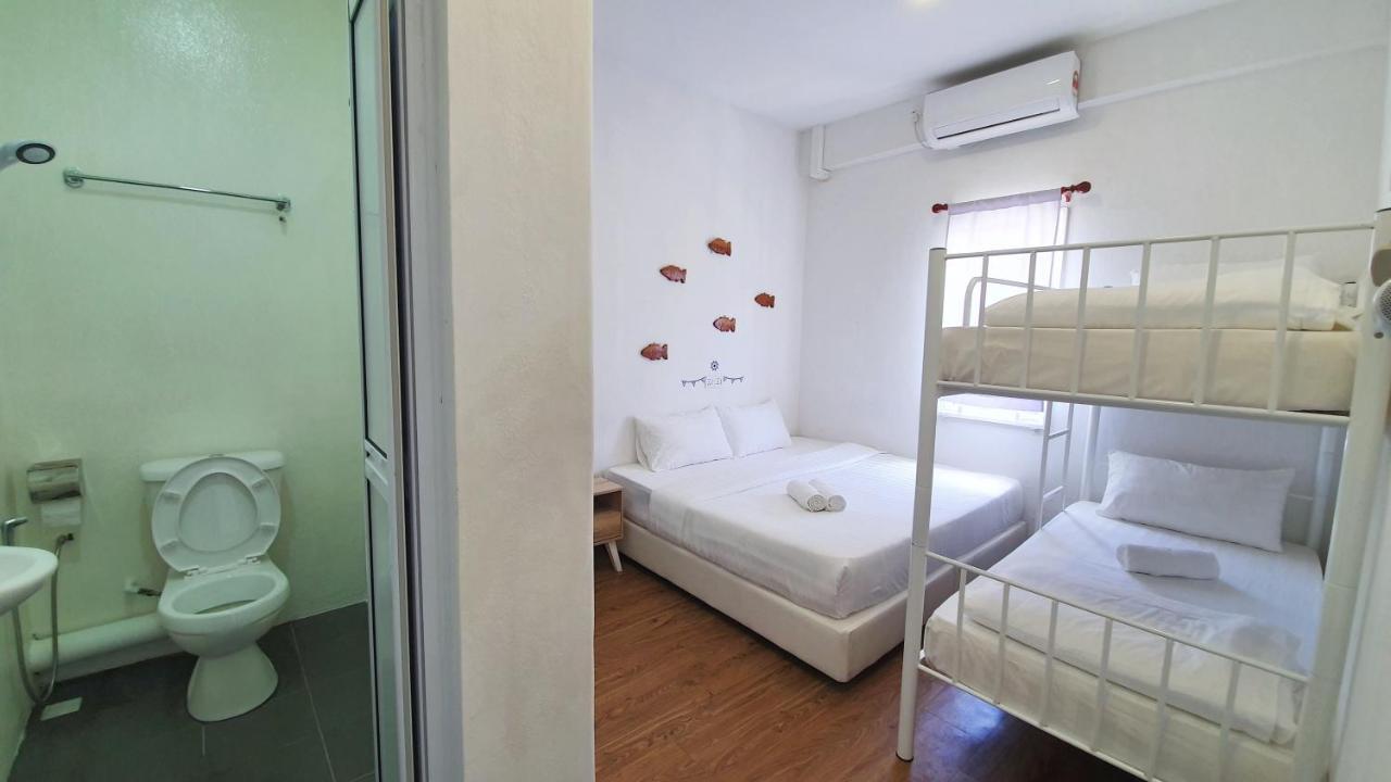 Ocean House Hostel Semporna Bagian luar foto