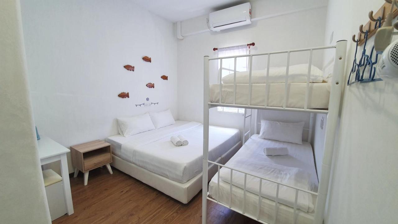 Ocean House Hostel Semporna Bagian luar foto