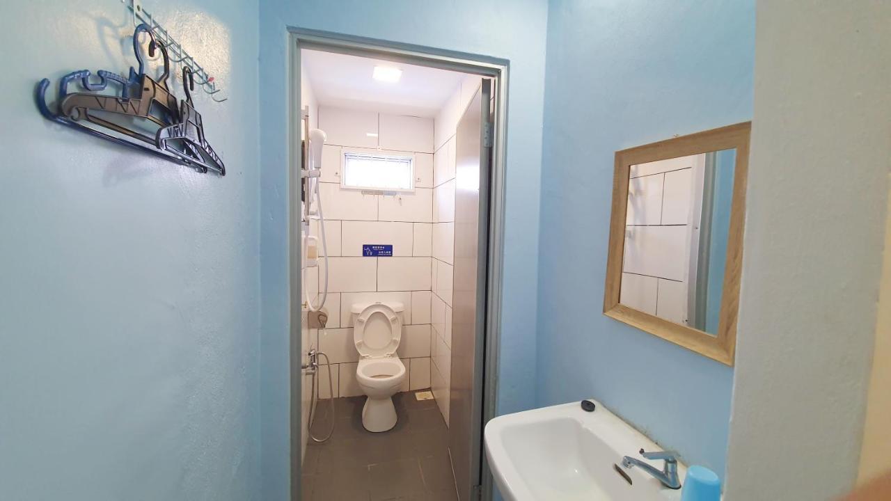 Ocean House Hostel Semporna Bagian luar foto