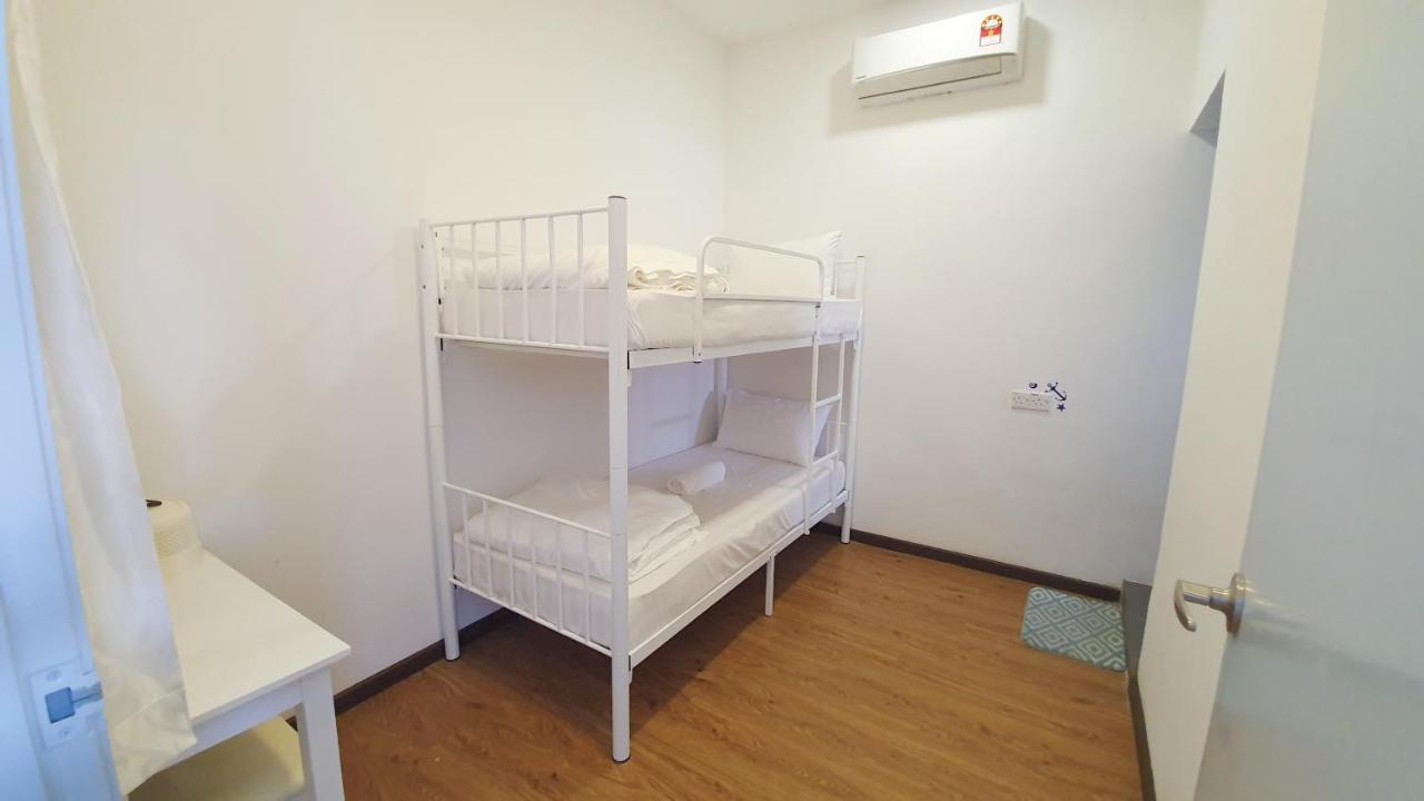 Ocean House Hostel Semporna Bagian luar foto